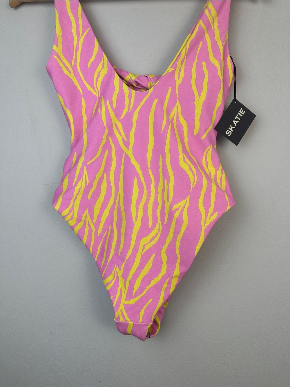 NEW Skatie Chloe One Piece Swimsuit Medium in Cabo Print Moderate Coverage Beach - Picture 10 of 16